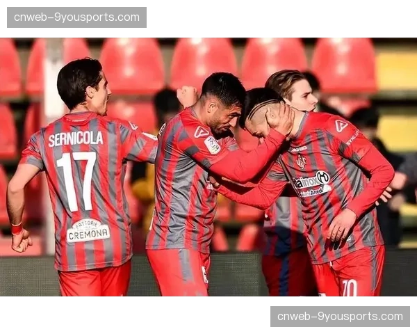 莱切1-1逼平佛罗伦萨，积分追平克雷莫纳保级希望重燃